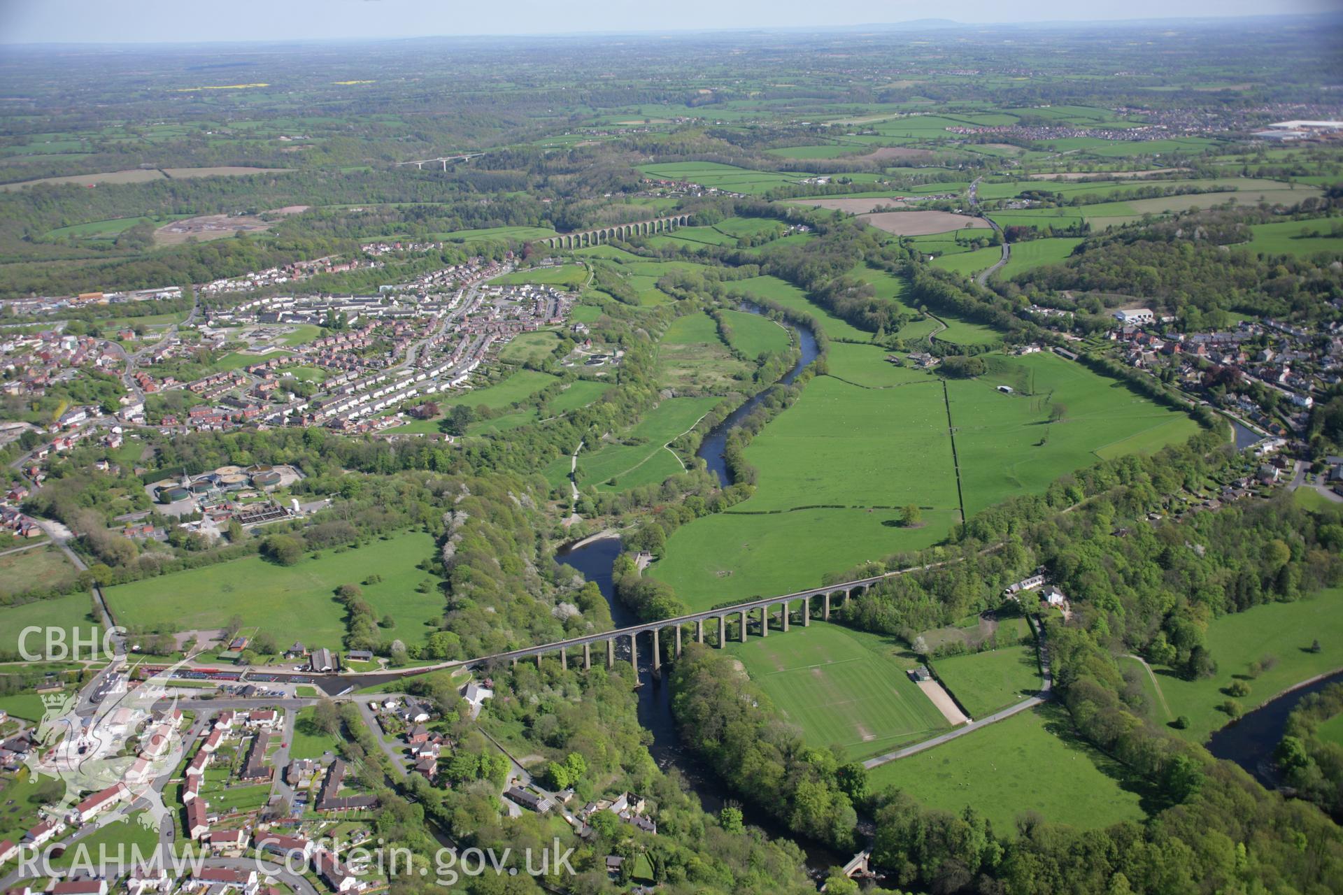 RCAHMW digital colour oblique photograph of Pontcysyllte Aqueduct from the north-west. Taken on 05/05/2006 by T.G. Driver.