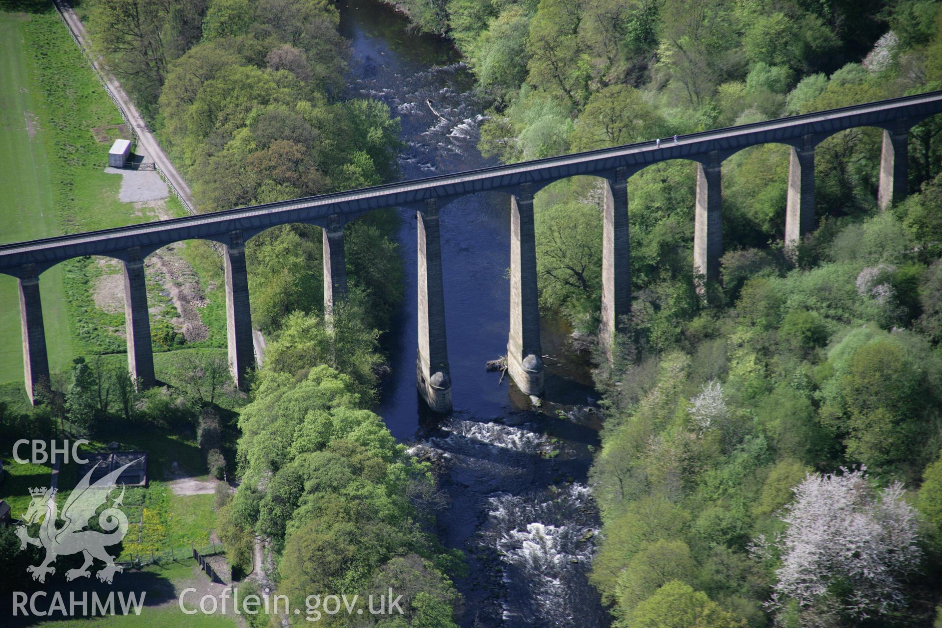 RCAHMW digital colour oblique photograph of Pontcysyllte Aqueduct from the east. Taken on 05/05/2006 by T.G. Driver.