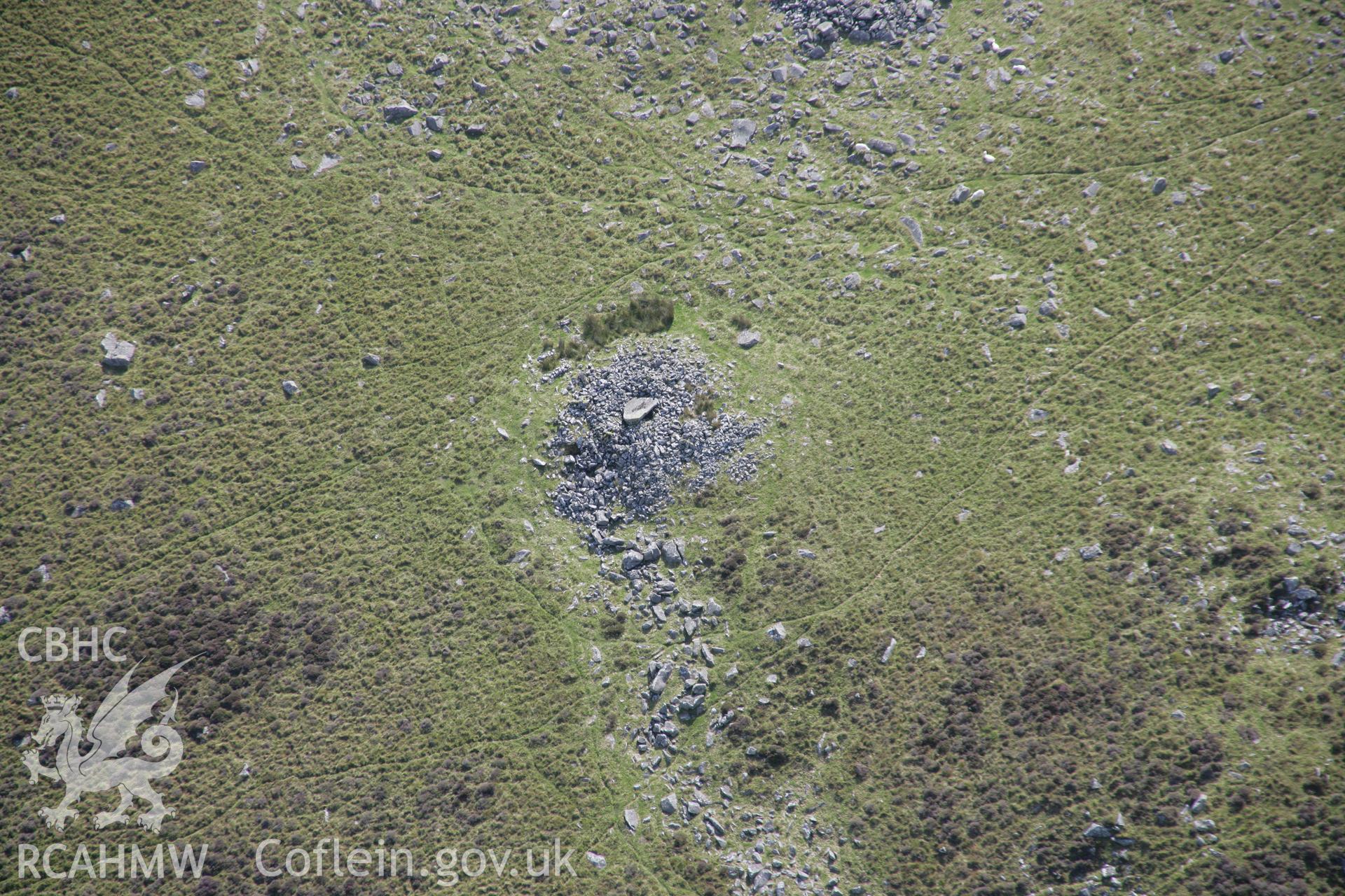 RCAHMW colour oblique photograph of Carn Menyn Cairn. Taken by Toby Driver on 11/09/2007.