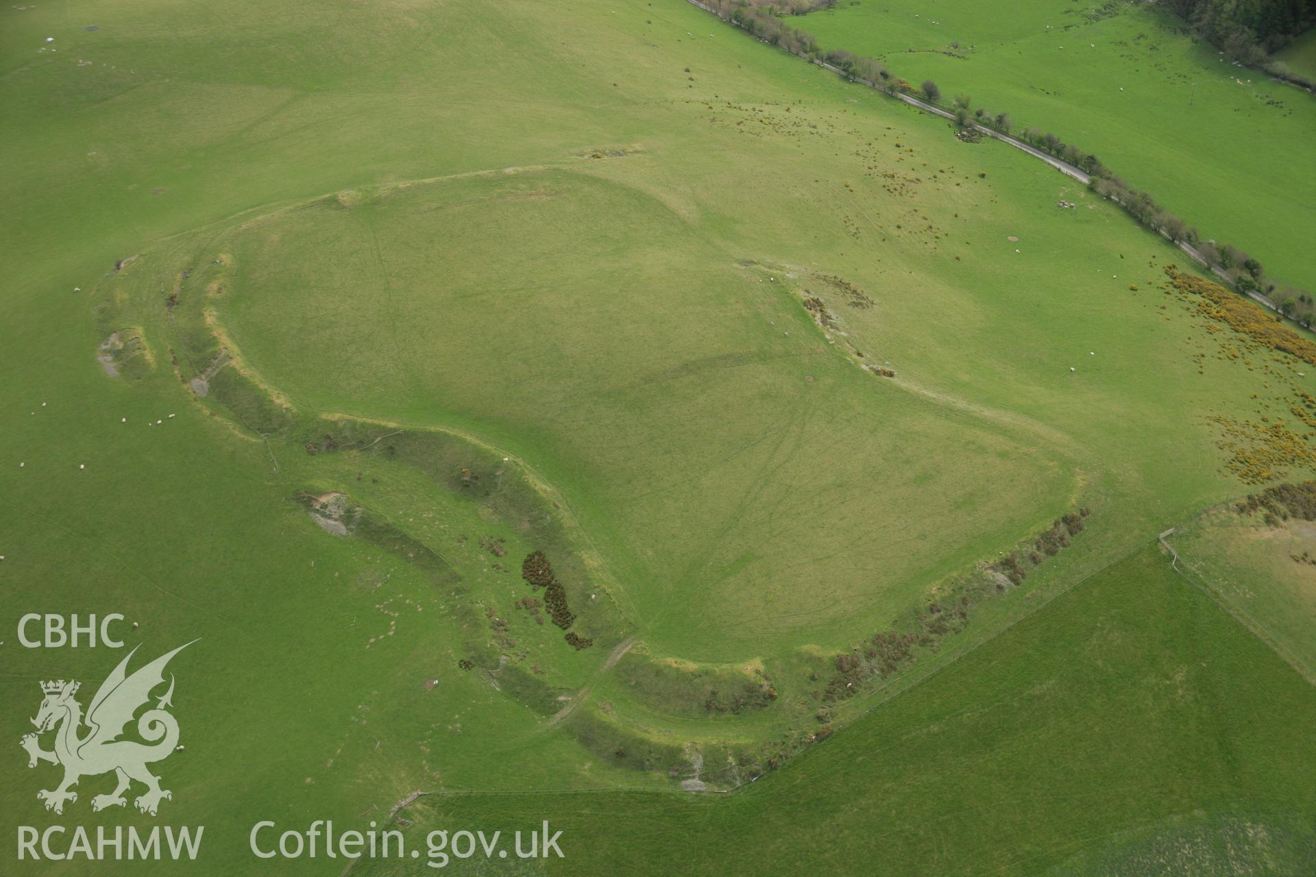 RCAHMW colour oblique aerial photograph of Gaer Fawr. Taken on 17 April 2007 by Toby Driver