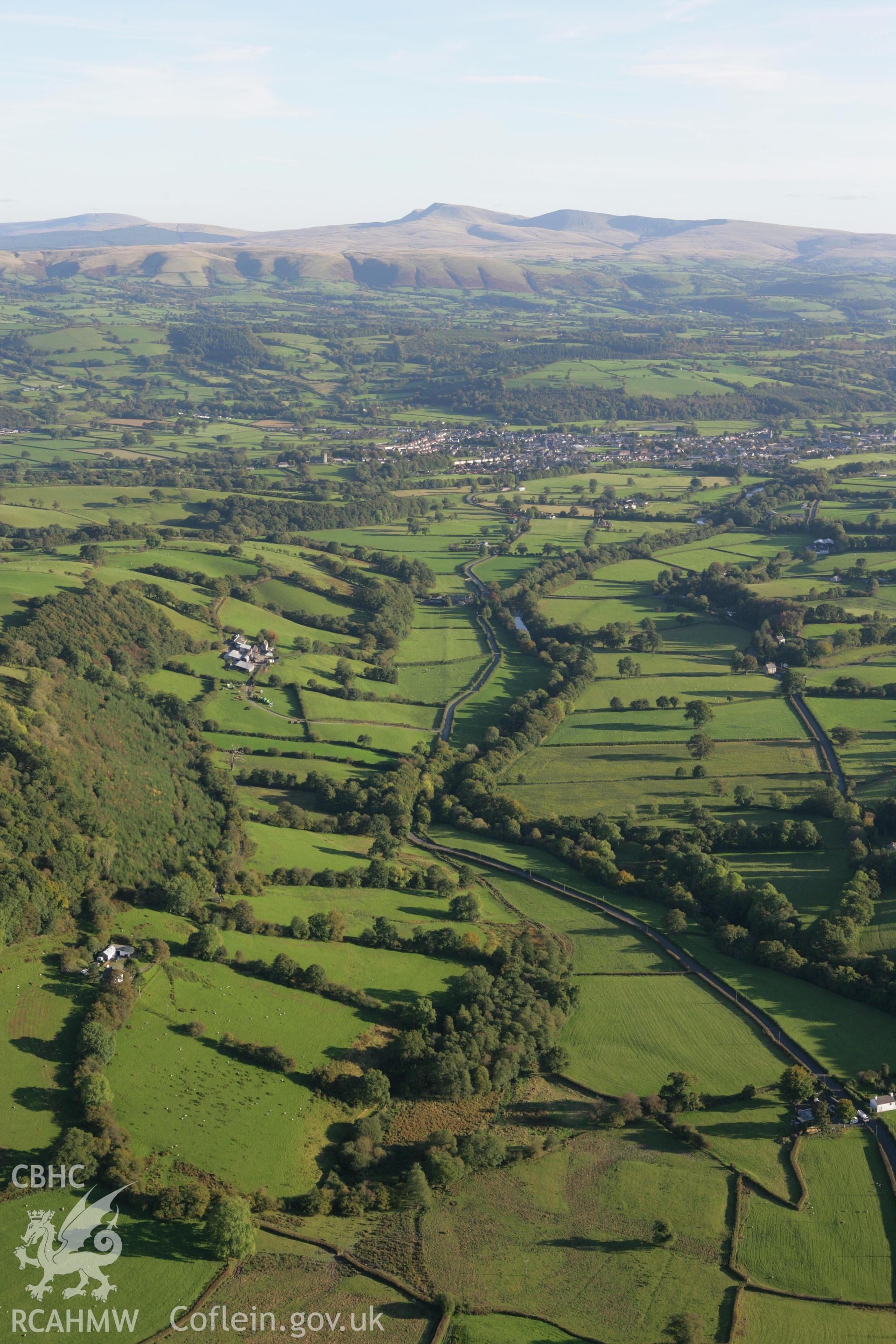 RCAHMW colour oblique photograph of Llandovery, landscape view from the north. Taken by Toby Driver on 04/10/2007.