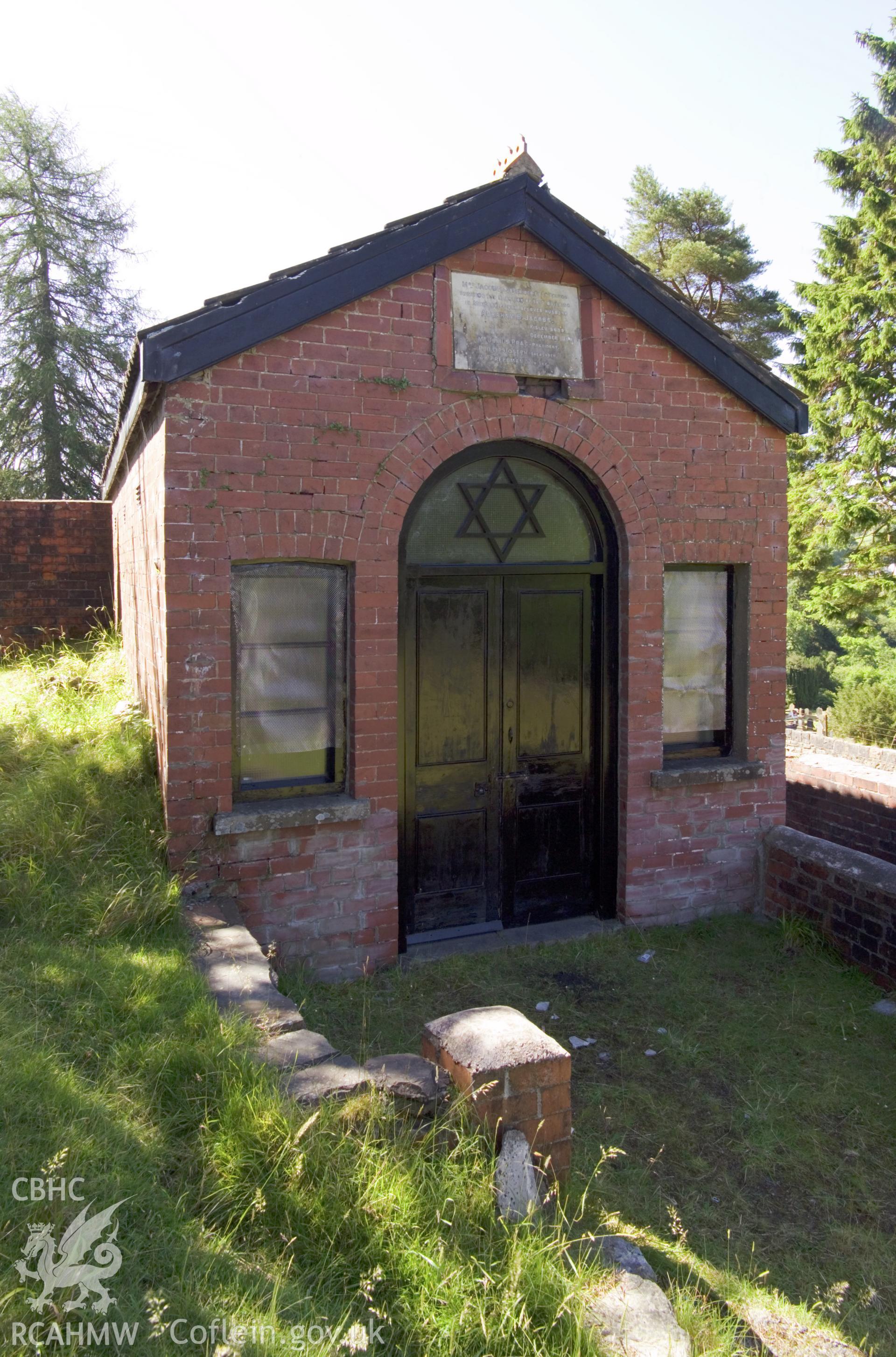 Prayer house at the Jewish burial ground at Cefn-coed-y-cymmer which was established in the 1860s. It served the Jewish population in the locality of Merthyr where the mining and iron industries employed Russian, Romanian and Polish refugees.