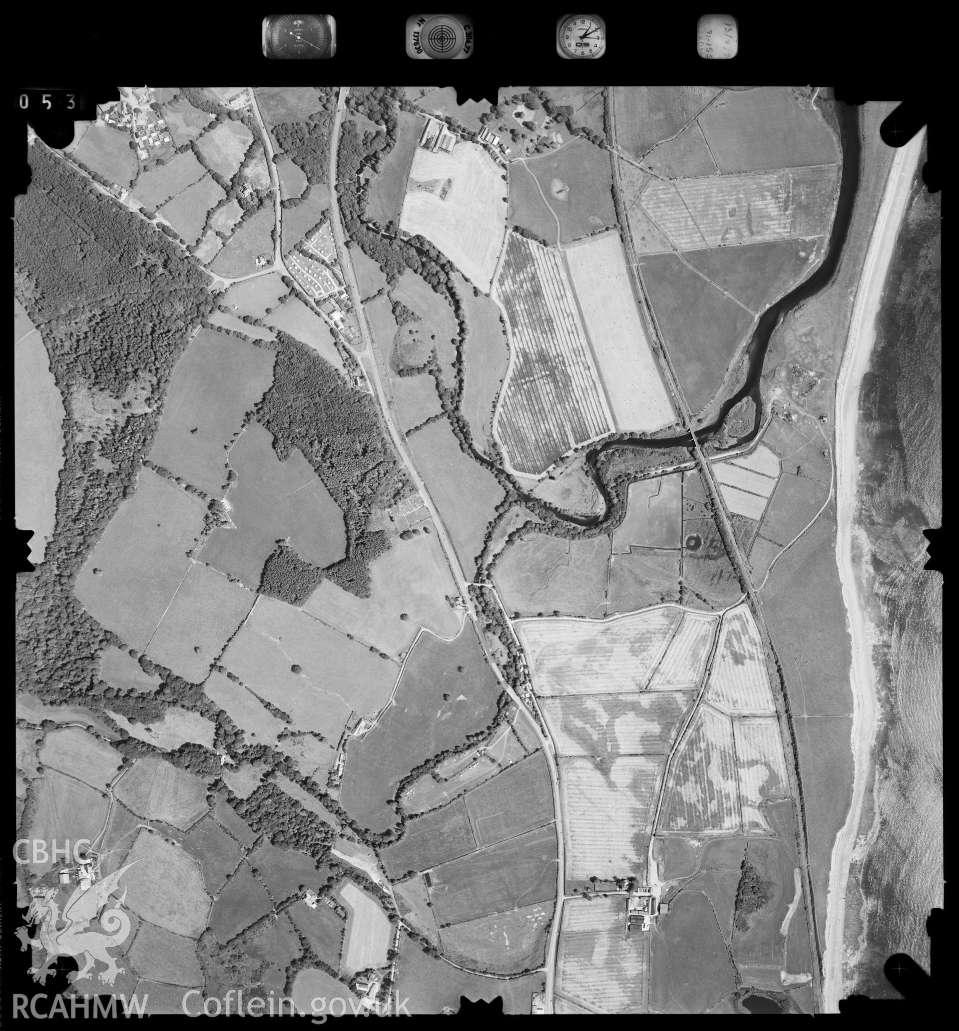 Digitized copy of an aerial photograph showing the South Lleyn area, taken by Ordnance Survey, 1991.