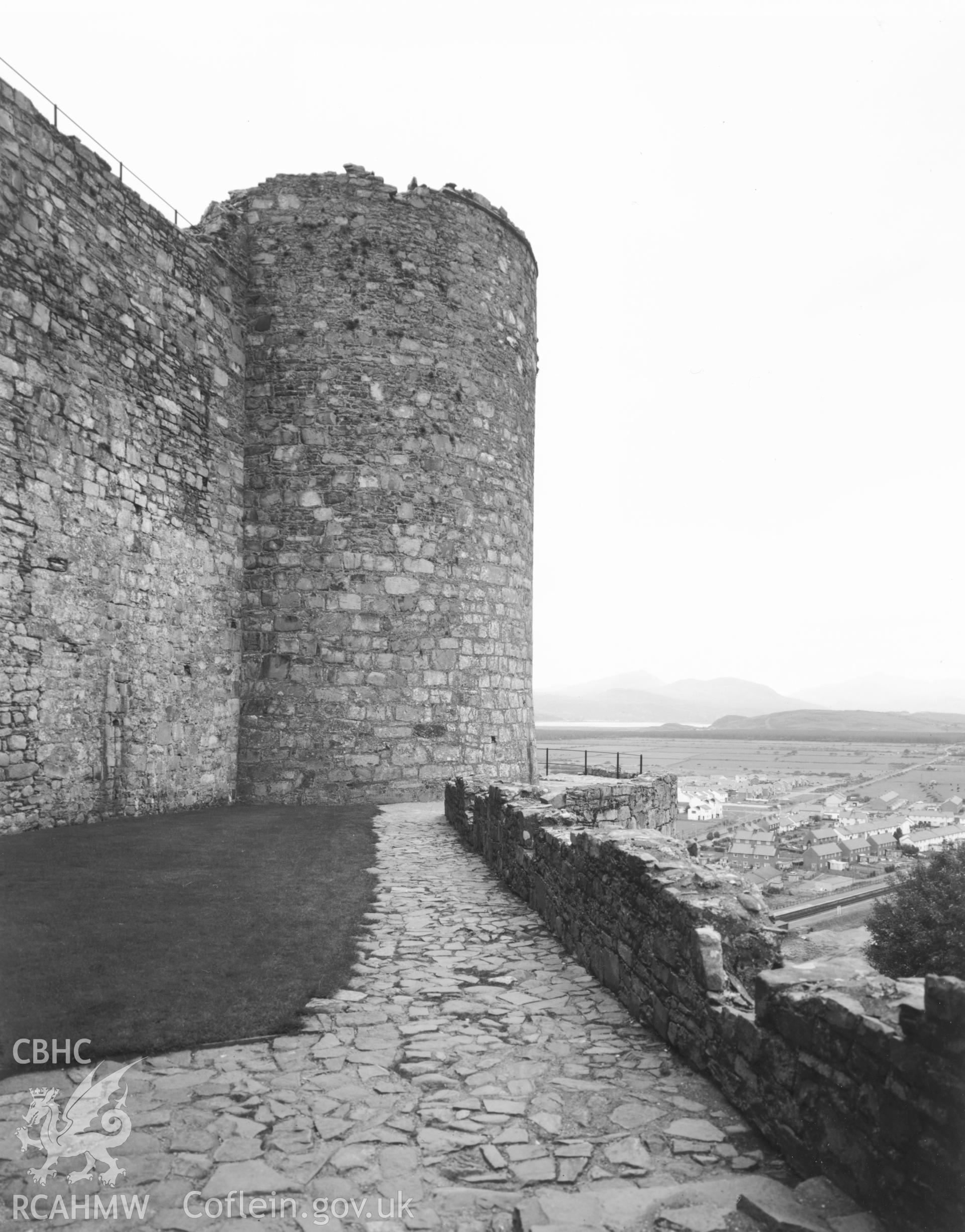 View of the Tower wall at Harlech Castle, taken in 1982, from the Central Office of Information.