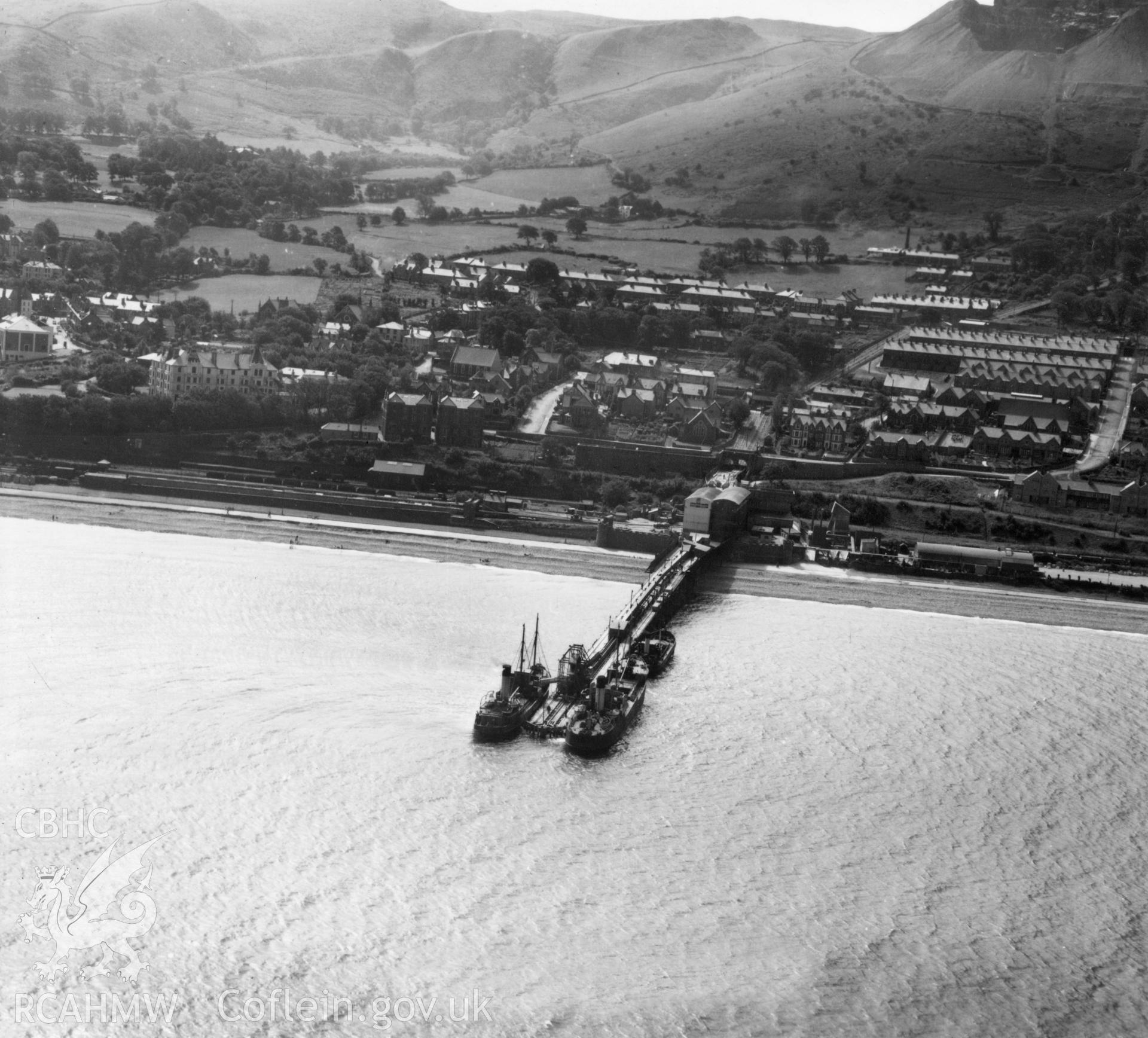 View of Graiglwyd jetty at Penmaenmawr. Oblique aerial photograph, 5?" cut roll film.
