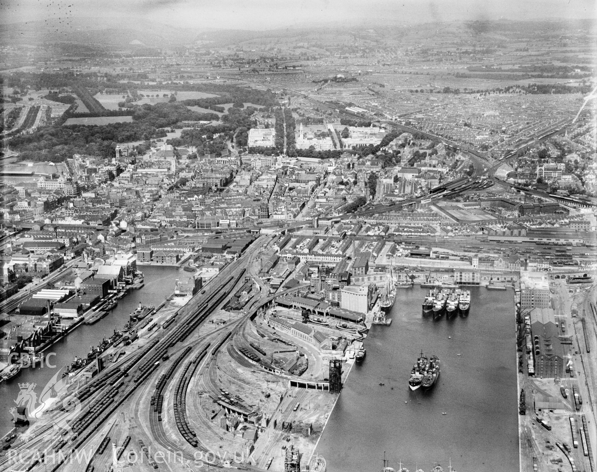 General view of Cardiff, oblique aerial view. 5?x4? black and white glass plate negative.