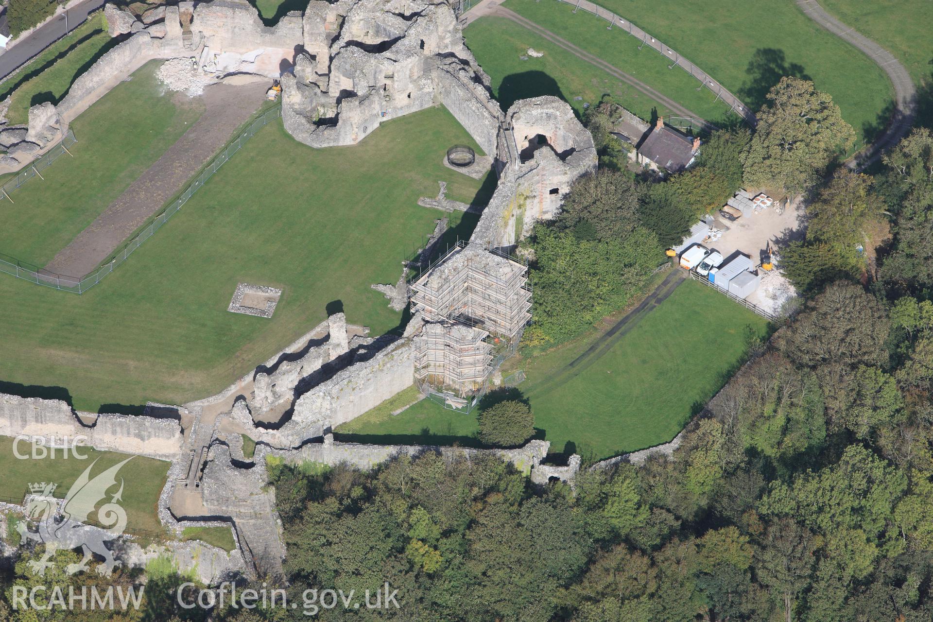 RCAHMW colour oblique photograph of Denbigh Castle. Taken by Toby Driver on 04/10/2011.