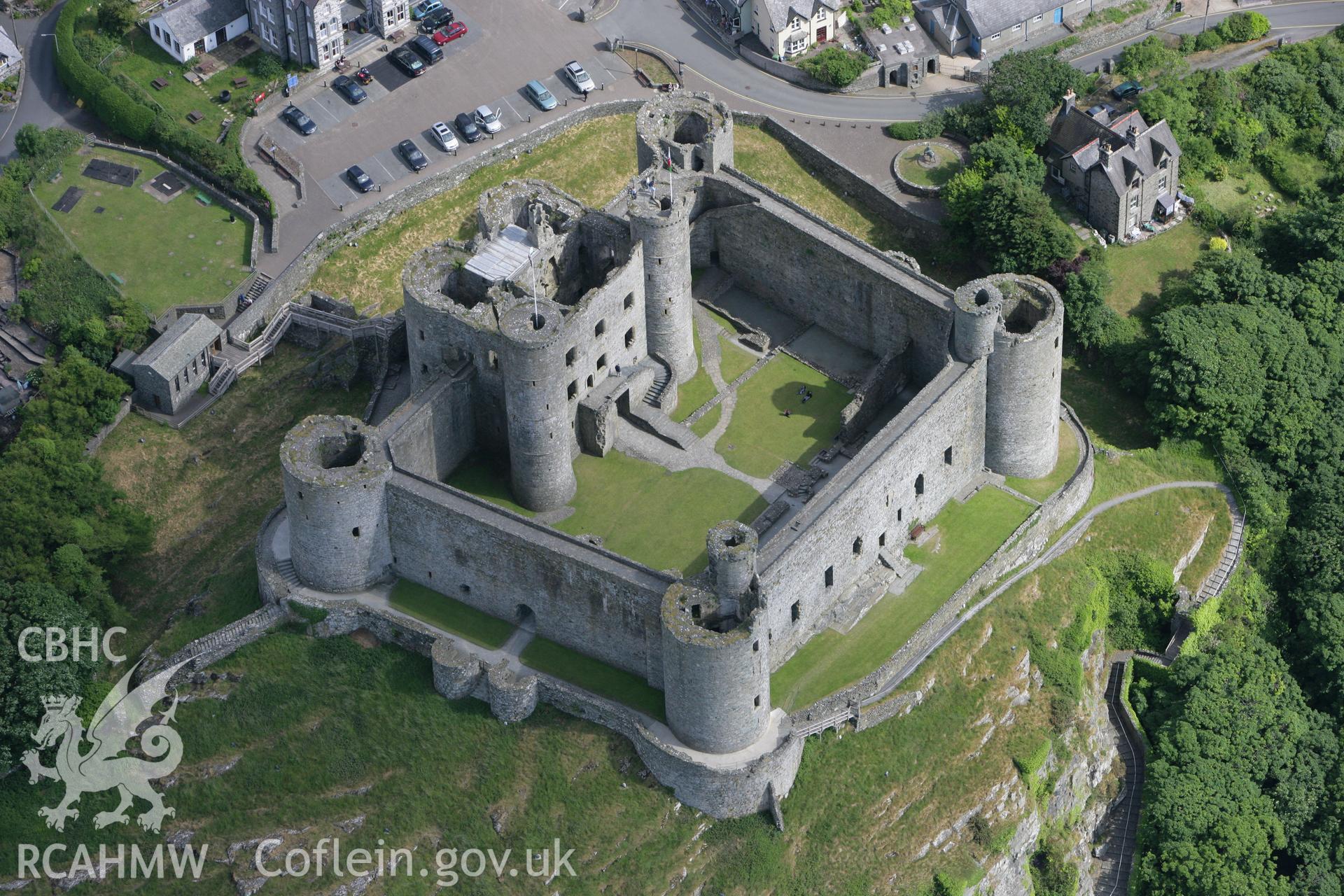 RCAHMW colour oblique photograph of Harlech Castle. Taken by Toby Driver on 13/06/2008.