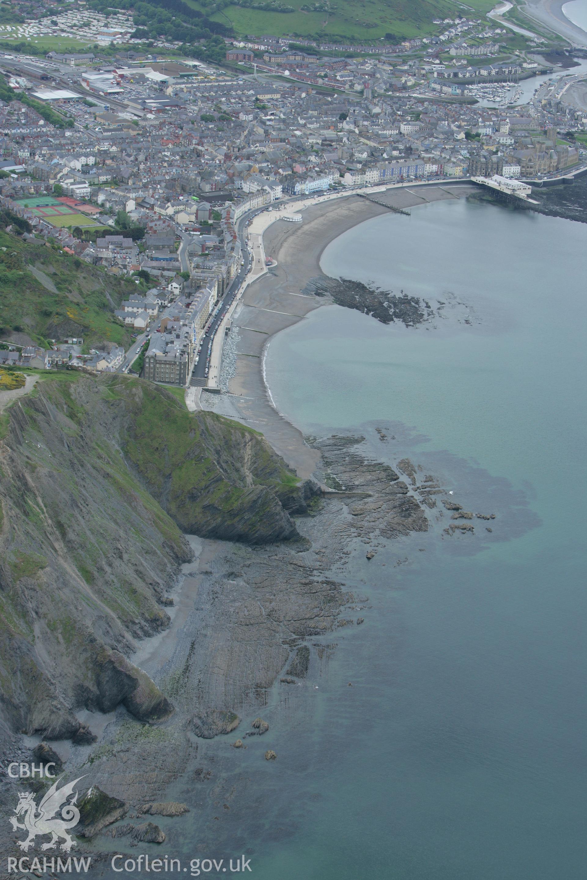 RCAHMW colour oblique photograph of Aberystwyth from Constitution Hill. Taken by Toby Driver on 20/05/2008.