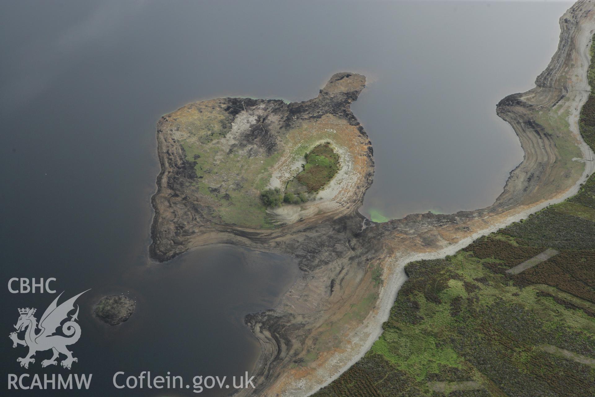 RCAHMW colour oblique aerial photograph of Cefn Brenig Tumulus (Brenig 41). Taken on 13 October 2009 by Toby Driver